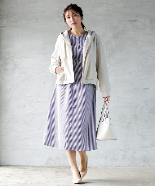 Emilyan（エミリアン）の「【手洗いできる♪】バックフリルティアードデザイン・ダンボールニットパーカー（パーカー・レディース・チャコールグレー/ブラック/アイボリー・M）」の8枚目の写真