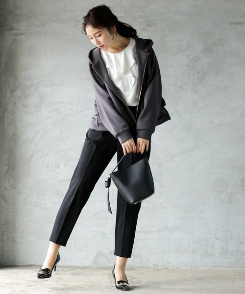 Emilyan（エミリアン）の「【手洗いできる♪】バックフリルティアードデザイン・ダンボールニットパーカー（パーカー・レディース・チャコールグレー/ブラック/アイボリー・M）」の18枚目の写真