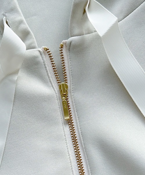 Emilyan（エミリアン）の「【手洗いできる♪】バックフリルティアードデザイン・ダンボールニットパーカー（パーカー・レディース・チャコールグレー/ブラック/アイボリー・M）」の5枚目の写真