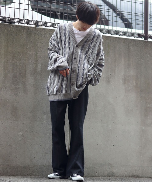 SITRY（シトリー）の「pin tuck denim flared pants/ピンタック デニム ワイド フレアパンツ（デニムパンツ・メンズ・ケミカルウォッシュ/インディゴブルー/ワンウォッシュ/グレー/ブラック・M/L/XL）」の6枚目の写真