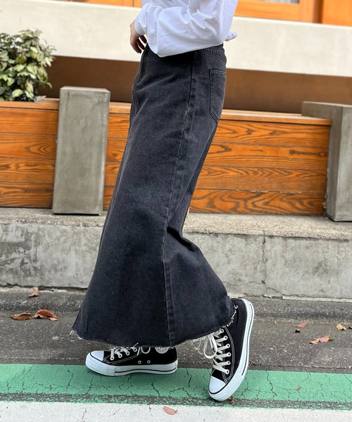 mi via loca（ミヴィアロカ）の「フロントスリットデニムマキシスカート（デニムスカート・レディース・ブラック/ライトブルー・FREE）」の7枚目の写真