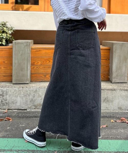 mi via loca（ミヴィアロカ）の「フロントスリットデニムマキシスカート（デニムスカート・レディース・ブラック/ライトブルー・FREE）」の9枚目の写真