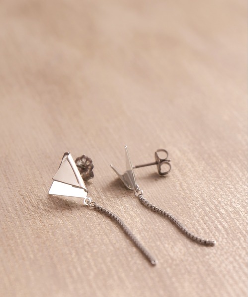 irolier（イロリエール）の「【IROLIER/イロリエール】切り絵サンカクピアス（ピアス（両耳用）・レディース・シルバー/ゴールド・FREE）」の4枚目の写真