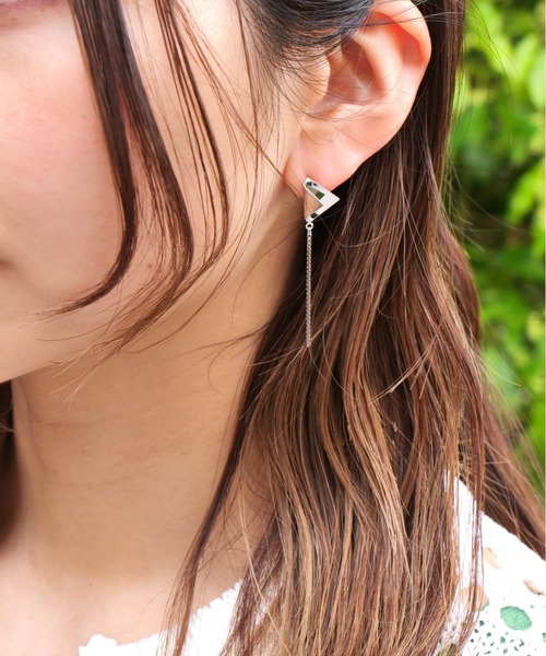 irolier（イロリエール）の「【IROLIER/イロリエール】切り絵サンカクピアス（ピアス（両耳用）・レディース・シルバー/ゴールド・FREE）」の6枚目の写真