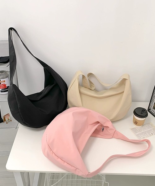 セール】ナイロン ワンハンドル ハーフムーン ショルダーバッグ