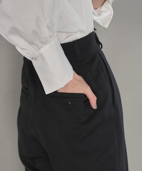 VIS（ビス）の「【防シワ・洗える】パウダリーツイルストレートパンツ（スラックス・レディース・チャコールグレー/ブラック/ピンク・L/M/S）」の22枚目の写真