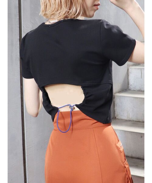 MURUA（ムルーア）の「サークルバックコンパクトカットソー（Tシャツ/カットソー・レディース・ブラック/パープル・FREE）」の2枚目の写真