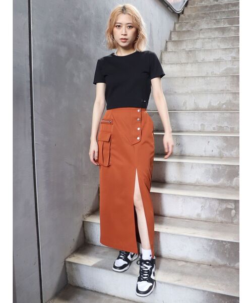 MURUA（ムルーア）の「サークルバックコンパクトカットソー（Tシャツ/カットソー・レディース・ブラック/パープル・FREE）」の4枚目の写真