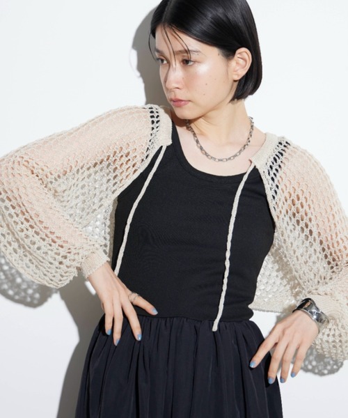 Shelly island（シェリーアイランド）の「メッシュショートカーディガン（ニット/セーター・レディース・ブラック/オフホワイト・FREE）」の2枚目の写真