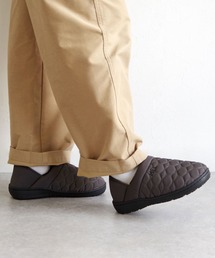 def/focus tokyo（デフフォーカストーキョー）の「MEI/メイ キルティング モックシューズ スリッポン 防寒サンダル【233001 / 253101】（スリッポン）」