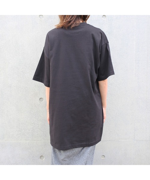 【くろまる様】ハローキティ×アリソンブラウンコラボTシャツ HELLO KITTY × WAAC】UNISEX ハローキティコラボ ロゴTシャツ
