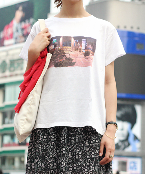 Kastane（カスタネ）の「【Kastane×バケモノの子】人間界プリントTシャツ（Tシャツ/カットソー・レディース・ホワイト・FREE）」の7枚目の写真