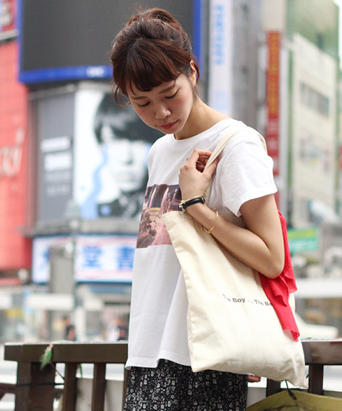 Kastane（カスタネ）の「【Kastane×バケモノの子】人間界プリントTシャツ（Tシャツ/カットソー・レディース・ホワイト・FREE）」の6枚目の写真