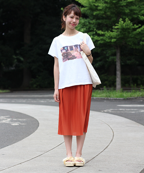 Kastane（カスタネ）の「【Kastane×バケモノの子】人間界プリントTシャツ（Tシャツ/カットソー・レディース・ホワイト・FREE）」の3枚目の写真