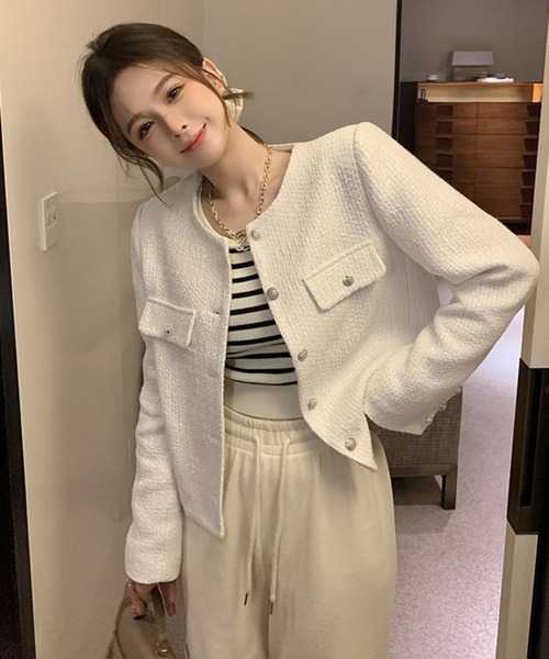 Chaco closet（チャコ クローゼット）の「金ボタンノーカラーラウンドネックツイードジャケット（ノーカラージャケット・レディース・ホワイト/ブラック・FREE）」の18枚目の写真