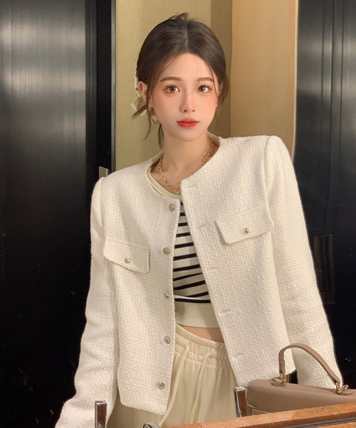 Chaco closet（チャコ クローゼット）の「金ボタンノーカラーラウンド