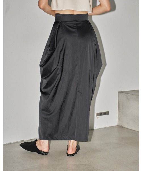 TODAYFUL(トゥデイフル)の「Satin Drape Skirt(スカート・レディース・アイボリー/インディゴブルー・36inch/38inch)」の7枚目の写真