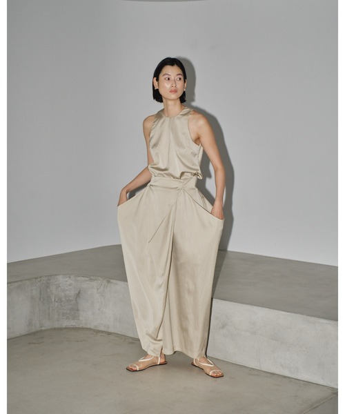 TODAYFUL(トゥデイフル)の「Satin Drape Skirt(スカート・レディース・アイボリー/インディゴブルー・36inch/38inch)」の8枚目の写真