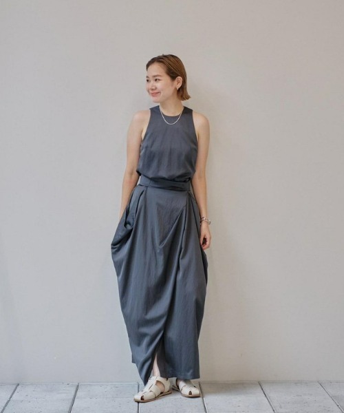 TODAYFUL(トゥデイフル)の「Satin Drape Skirt(スカート・レディース・アイボリー/インディゴブルー・36inch/38inch)」の19枚目の写真