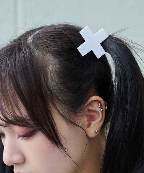 SPINNS（スピンズ）の「【2個セット】バッテン×プラクリップ（バレッタ/ヘアクリップ・レディース・ホワイト/ブラック・ONESIZE）」の3枚目の写真