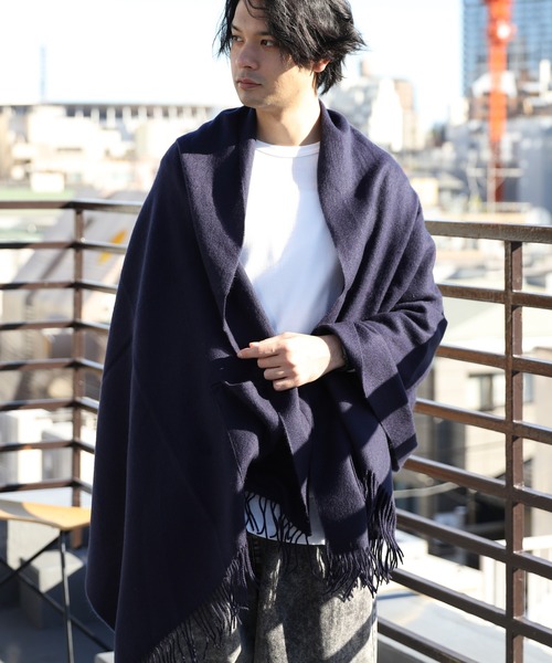 ８(eight)（エイト）の「ポケット付き無地ポンチョ（ポンチョ・メンズ・チャコールグレー/ベージュ/ネイビー/レッド/ワイン/ブラック・FREE）」の4枚目の写真