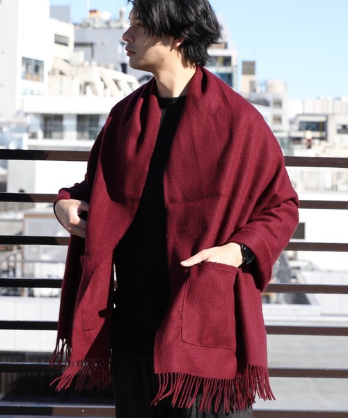 ８(eight)（エイト）の「ポケット付き無地ポンチョ（ポンチョ・メンズ・チャコールグレー/ベージュ/ネイビー/レッド/ワイン/ブラック・FREE）」の6枚目の写真