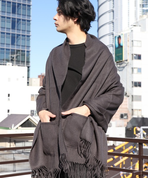 ８(eight)（エイト）の「ポケット付き無地ポンチョ（ポンチョ・メンズ・チャコールグレー/ベージュ/ネイビー/レッド/ワイン/ブラック・FREE）」の3枚目の写真