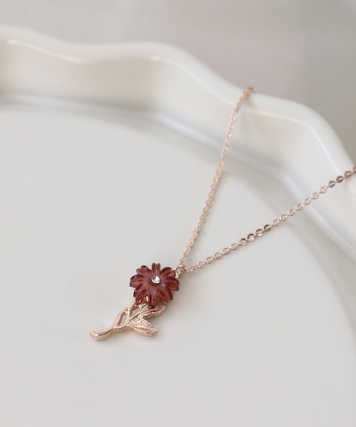 Three Four Time(スリーフォータイム)の「カラーフラワーネックレス(ネックレス・レディース・レッド/アイボリー/ピンク・FREE)」の1枚目の写真