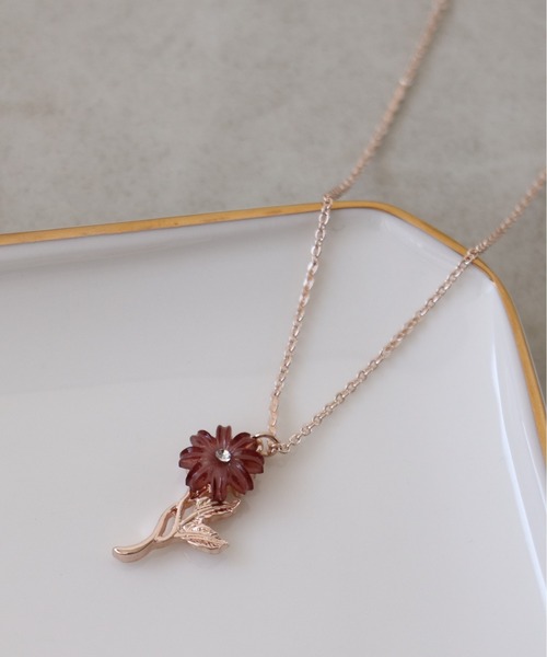 Three Four Time(スリーフォータイム)の「カラーフラワーネックレス(ネックレス・レディース・レッド/アイボリー/ピンク・FREE)」の5枚目の写真