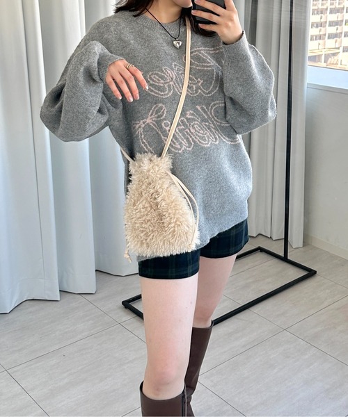 apres jour mignon(アプレジュールミニョン)の「【apresjour mignon×ARIAZ】ファーバッグ(ショルダーバッグ・レディース・アイボリー/チャコールグレー/ライトグレー・ONESIZE)」の5枚目の写真