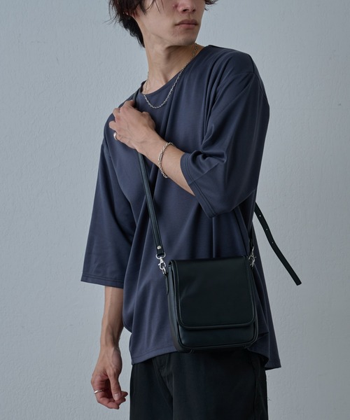 COLONY 2139（コロニートゥーワンスリーナイン）の「シンセティックレザーバーティカルバッグ（ショルダーバッグ・メンズ・ブラック/ブルー/グレー・FREE）」の20枚目の写真