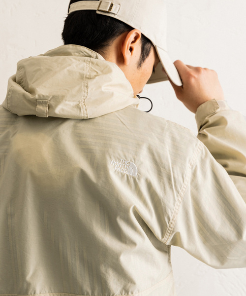 THE NORTH FACE(ザノースフェイス)の「THE NORTH FACE Compact Anorak コンパクトアノラック NP22333(マウンテンパーカー・メンズ・ブラック/ベージュ/レッド・MEDIUM/LARGE/X-LARGE)」の5枚目の写真
