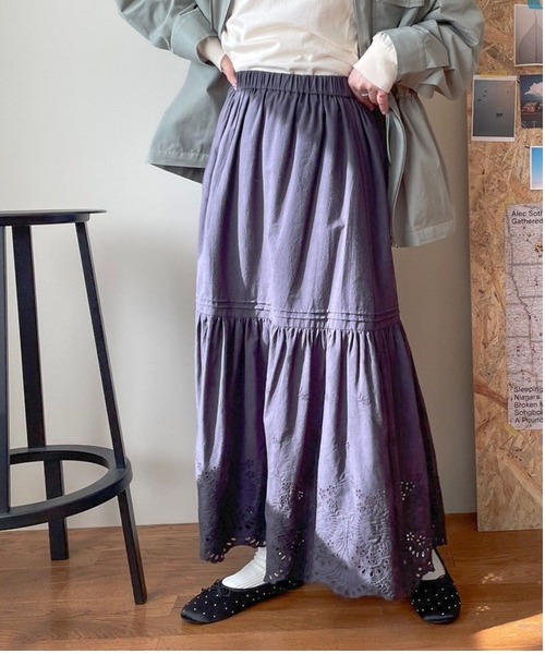 LOWRYS FARM(ローリーズファーム)の「スカラップボリュームスカート 100507(スカート・レディース・チャコールグレー/ブラック/ホワイト・FREE)」の1枚目の写真