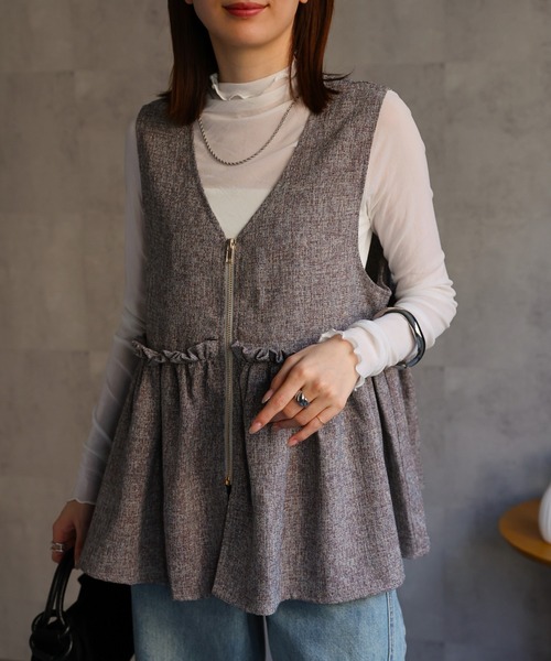 sakishimatokyo(サキシマトーキョー)の「フロントジップペプラムVネックベスト(ベスト・レディース・ブラック/ライトグレー/チャコールグレー/オフホワイト/ホワイト系その他/ブラック系その他/ブラウン・FREE)」の7枚目の写真