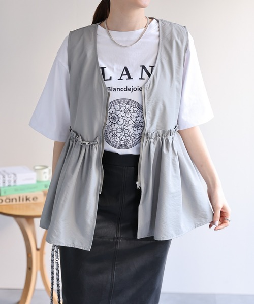 sakishimatokyo(サキシマトーキョー)の「フロントジップペプラムVネックベスト(ベスト・レディース・ブラック/ライトグレー/チャコールグレー/オフホワイト/ホワイト系その他/ブラック系その他/ブラウン・FREE)」の15枚目の写真