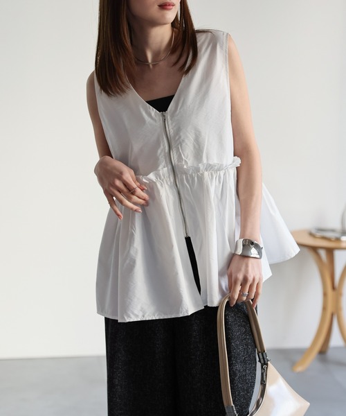 セール】フロントジップペプラムVネックベスト（ベスト