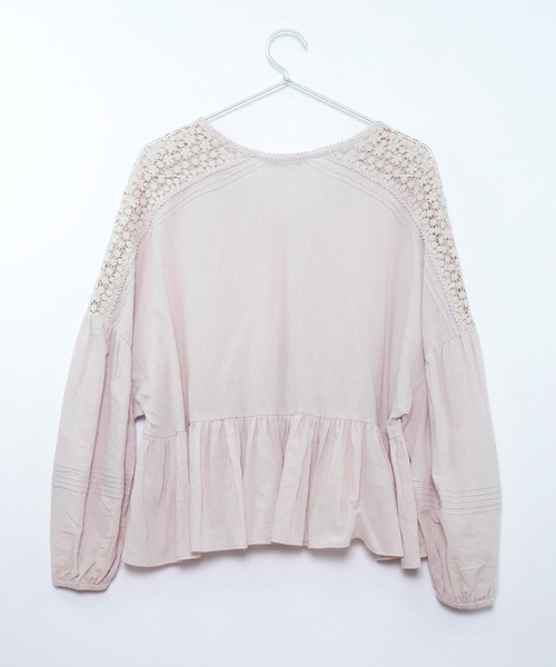 Crisp(クリスプ)の「フラワーレースボリュームブラウス(シャツ/ブラウス・レディース・チャコールグレー/グレイッシュベージュ/アイボリー・FREE)」の21枚目の写真