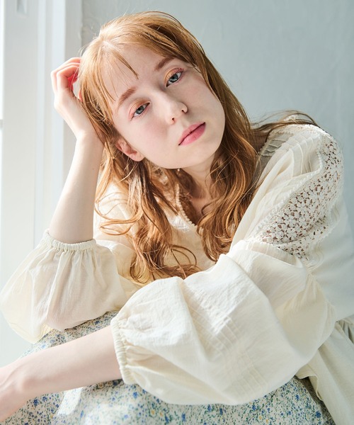 Crisp（クリスプ）の「フラワーレースボリュームブラウス（シャツ