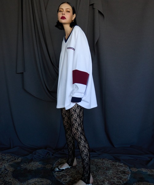WONEM（ウォンエム）の「ロゴラインオーバーサイズトップス（Tシャツ/カットソー・レディース・グレー/ホワイト・FREE）」の14枚目の写真