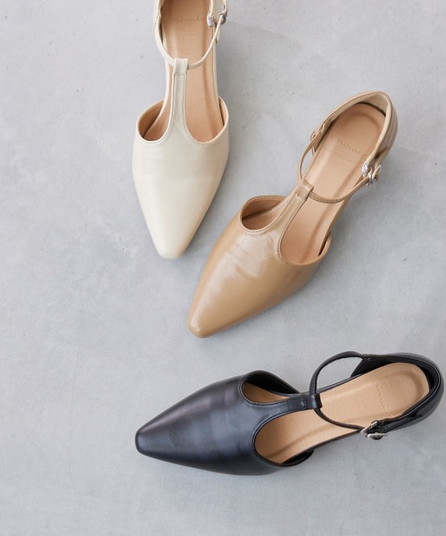 menue（メヌエ）の「【 新色追加 】Tストラップ 変形ヒール パンプス（パンプス・レディース・ブラック/アイボリー/ベージュ/シルバー・23.0cm/22.5cm/22.0cm/21.5cm/26.0cm/25.5cm/25.0cm/24.5cm/24.0cm/23.5cm）」の3枚目の写真