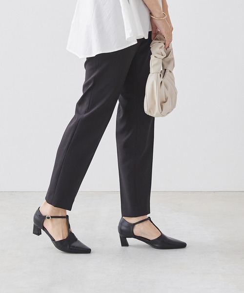 menue（メヌエ）の「【 新色追加 】Tストラップ 変形ヒール パンプス（パンプス・レディース・ブラック/アイボリー/ベージュ/シルバー・23.0cm/22.5cm/22.0cm/21.5cm/26.0cm/25.5cm/25.0cm/24.5cm/24.0cm/23.5cm）」の16枚目の写真