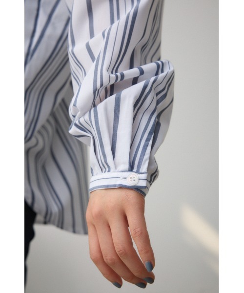 AZUL by moussy(アズールバイマウジー)の「ルーズスキッパーシャツ(Tシャツ/カットソー・レディース・アイボリー/ブルー系その他3/ブラック・SMALL/MEDIUM)」の15枚目の写真