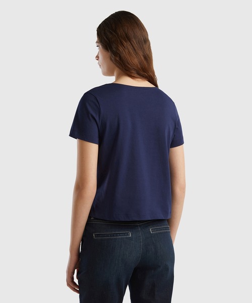 BENETTON (UNITED COLORS OF BENETTON)(ベネトンユナイテッドカラーズオブベネトン)の「クルーネックアシンメトリーサイドスリット半袖Tシャツ・カットソー(Tシャツ/カットソー・レディース・ホワイト/ネイビー/ブラック/ライトブルー・XX-SMALL/X-SMALL/SMALL/MEDIUM)」の15枚目の写真