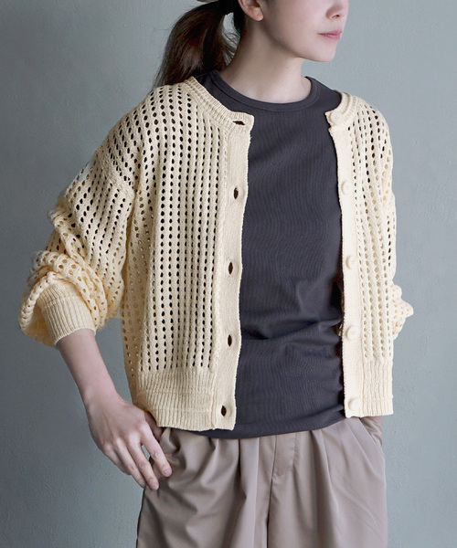 apartment department(アパートメントデパートメント)の「メッシュ編み タックリブクルーネックカーディガン(カーディガン/ボレロ・レディース・アイボリー/ブラック・M)」の1枚目の写真