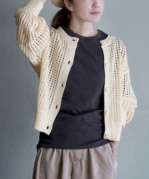 apartment department(アパートメントデパートメント)の「メッシュ編み タックリブクルーネックカーディガン(カーディガン/ボレロ・レディース・アイボリー/ブラック・M)」の5枚目の写真