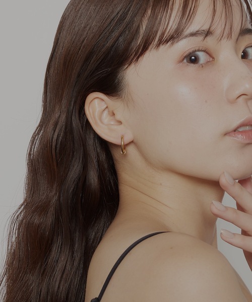 AKEL(アケル)の「【AKEL】アケル/ 5連フープピアス (2個セット) / 金属アレルギー対応(サージカルステンレス)(ピアス(両耳用)・メンズ・ブラック/ゴールド・FREE)」の1枚目の写真