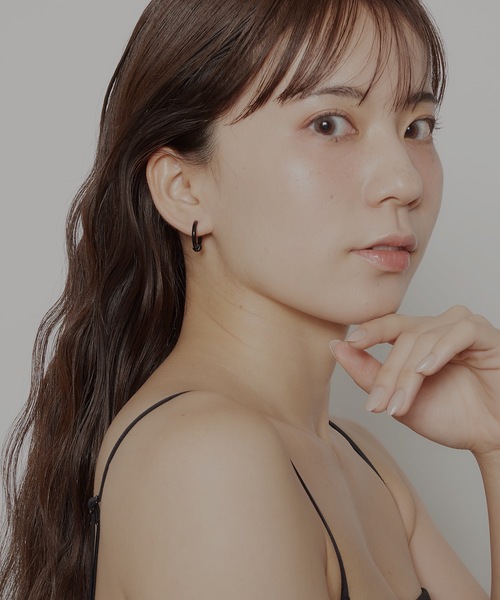 AKEL(アケル)の「【AKEL】アケル/ 5連フープピアス (2個セット) / 金属アレルギー対応(サージカルステンレス)(ピアス(両耳用)・メンズ・ブラック/ゴールド・FREE)」の11枚目の写真
