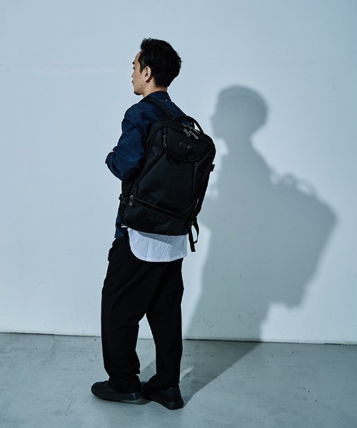 D.KELLY(ディーケリー)の「D.KELLY ナイロンスクエアデザインバックパック メンズ バッグ ビジネスバッグ(バックパック/リュック・メンズ・ブルー/グレー/ブラック・ONE SIZE)」の17枚目の写真