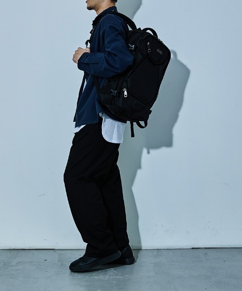 D.KELLY(ディーケリー)の「D.KELLY ナイロンスクエアデザインバックパック メンズ バッグ ビジネスバッグ(バックパック/リュック・メンズ・ブルー/グレー/ブラック・ONE SIZE)」の19枚目の写真
