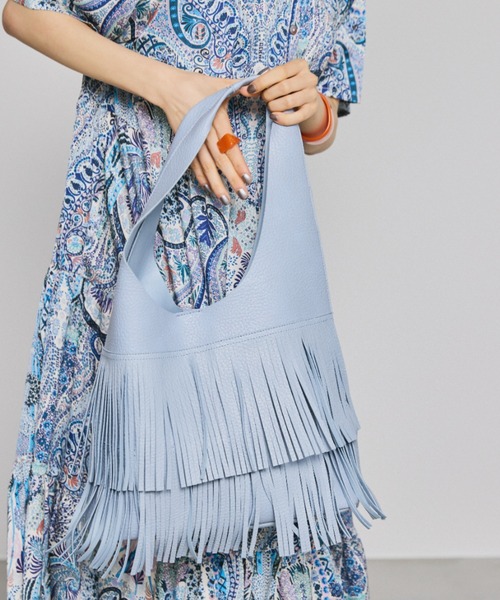 manana suerte(マニャーナスエルテ)の「フリンジショルダーバッグ(ショルダーバッグ・レディース・ブラック/ライトブルー・FREE)」の2枚目の写真